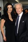 Catherine Zeta-Jones ще получи по $2.8 милиона за всяка година брак с Michael Douglas, както и $5 милиона бонус, ако се докаже негова изневяра