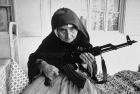 106-годишна арменка брани своя дом, 1990 г.