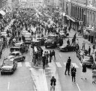 На сутринта, след като Швеция променя закона за шофиране от лявото в дясното платно, 1967 г.