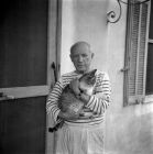 Pablo Picasso с котката...