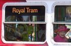 Кралица Елизабет 2 се вози на трамвай в Мелбърн