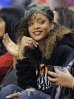 Rihanna е отново в Staples Center този път за мача между LA Clippers и Miami Heat