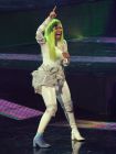 Nicki Minaj представя новата си песен "Starships"  на полувремето на мача на звездите в NBA
