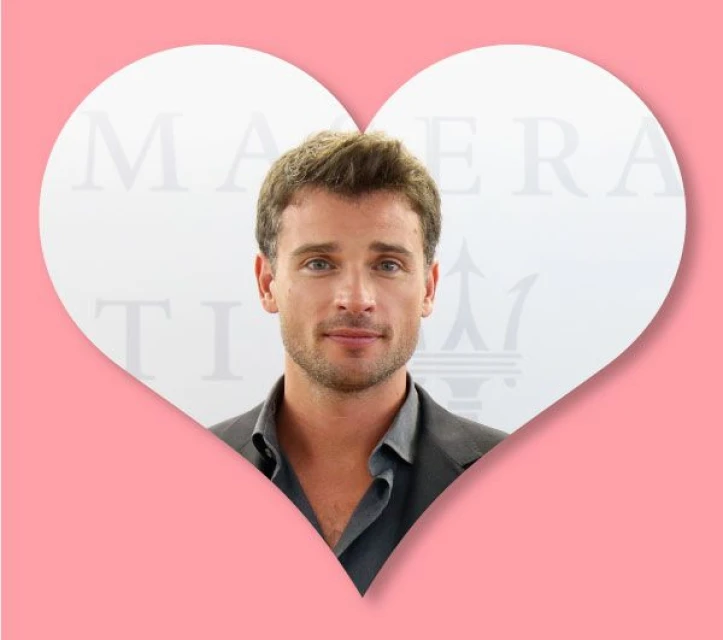 Tom Welling. Последно с: Jamie White Welling. Сам от: декември 2012