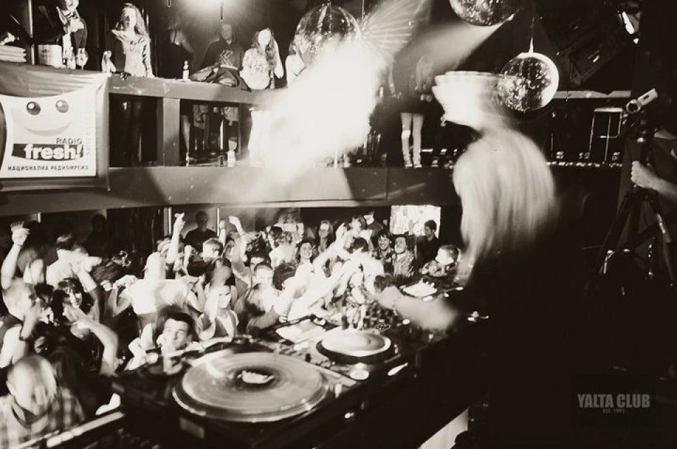 снимки Yalta club