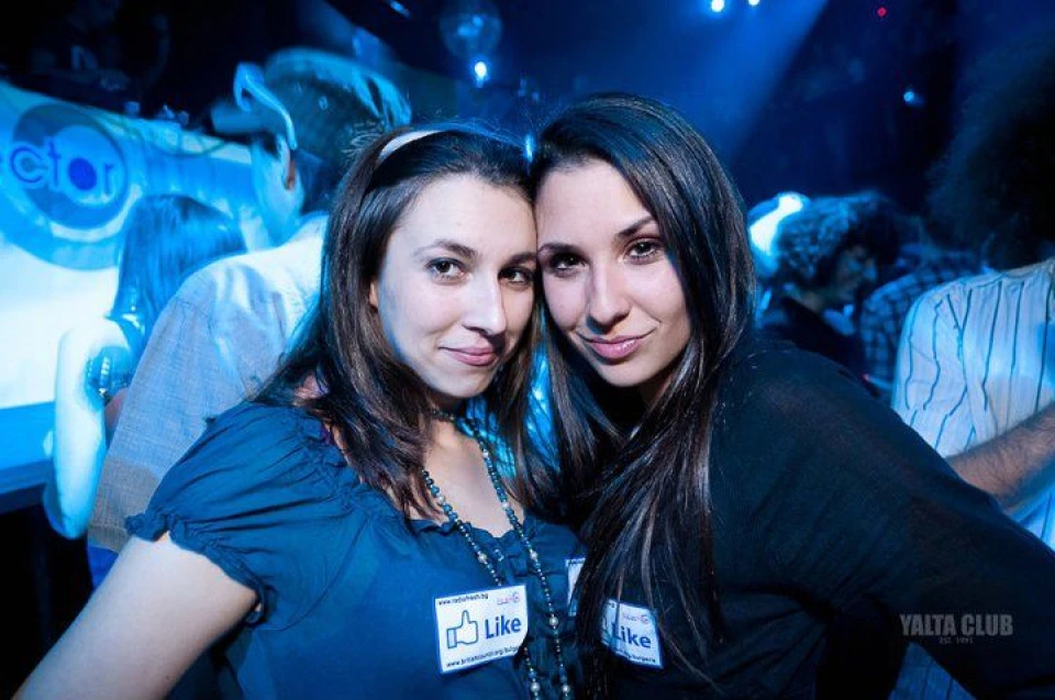 снимки Yalta club