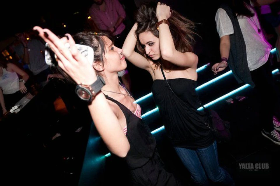 снимки Yalta club