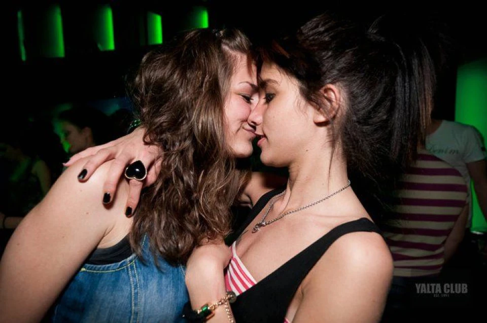 снимки Yalta club