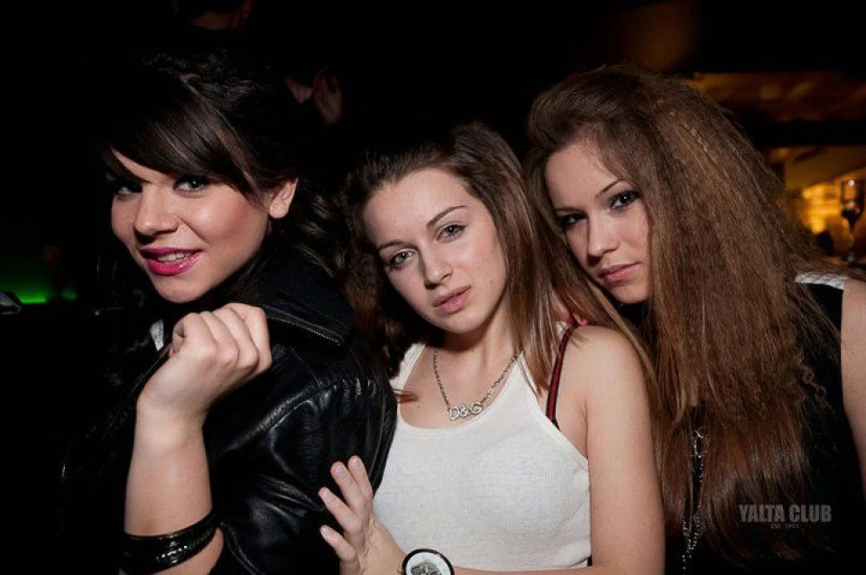 снимки Yalta club