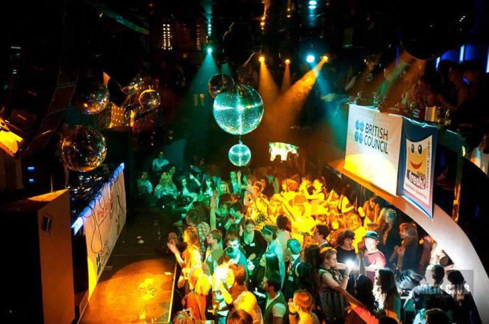 снимки Yalta club
