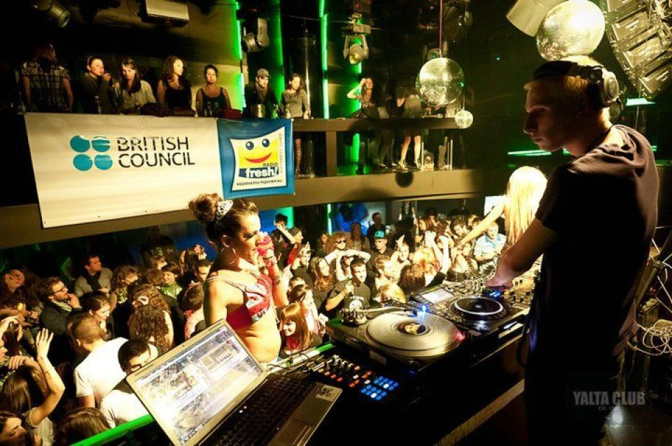 снимки Yalta club