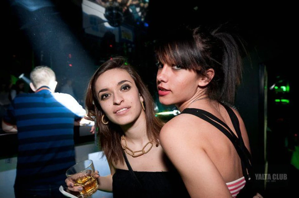 снимки Yalta club