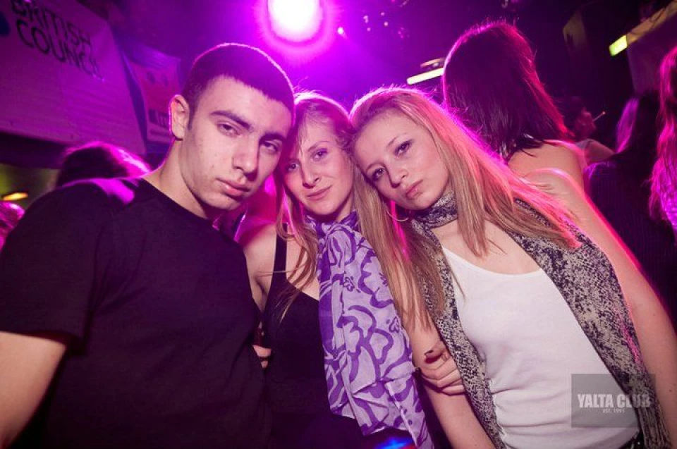 снимки Yalta club