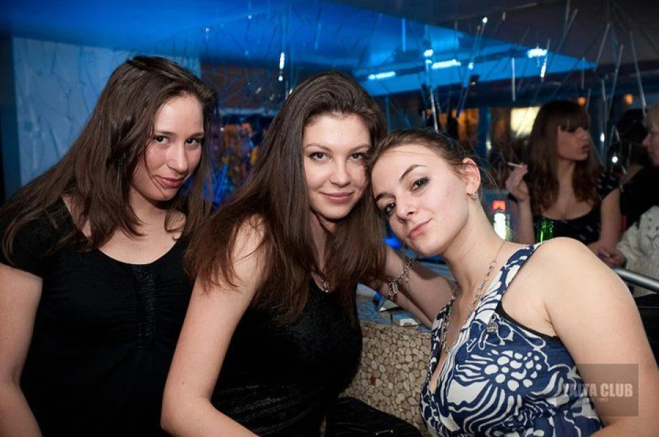 снимки Yalta club