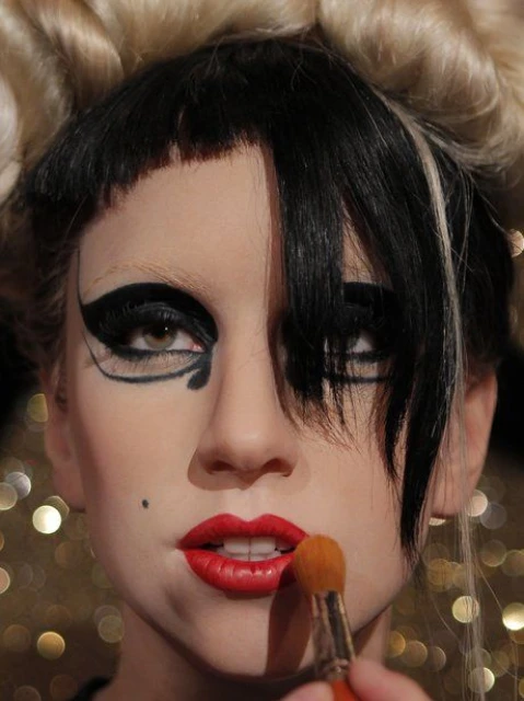 Lady Gaga японски работи