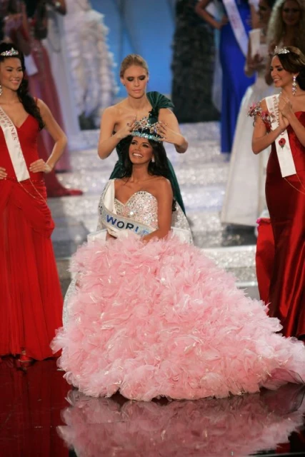 Венецуелка спечели Мiss World 2011