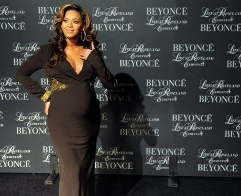 Бъдещата майка Beyonce e домакин на прожекцията на 'Live at Roseland: The Elements of 4'  в  New York.
