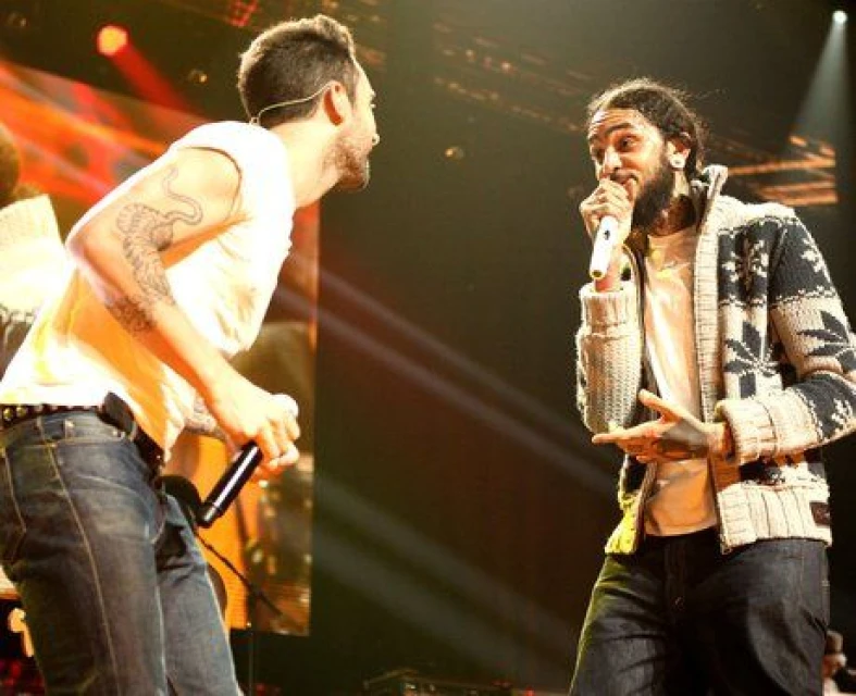 Adam Levine иTravie McOY