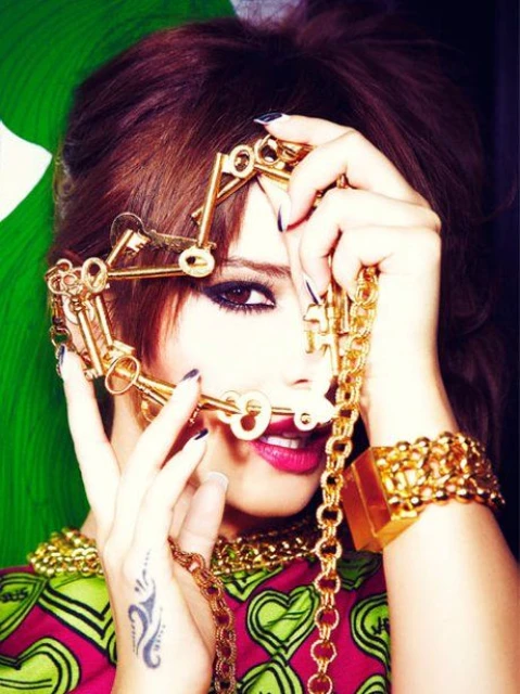 Cheryl Cole пусна тийзър на новия си сингъл "Call My Name"