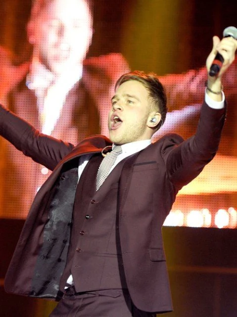 Olly Murs на сцената в Манчестър