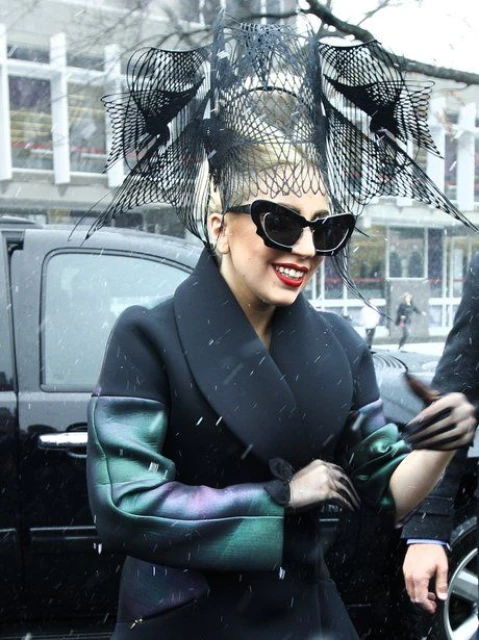 Lady Gaga в Харвадския университет за представянето на фондацията си "Born This Way"